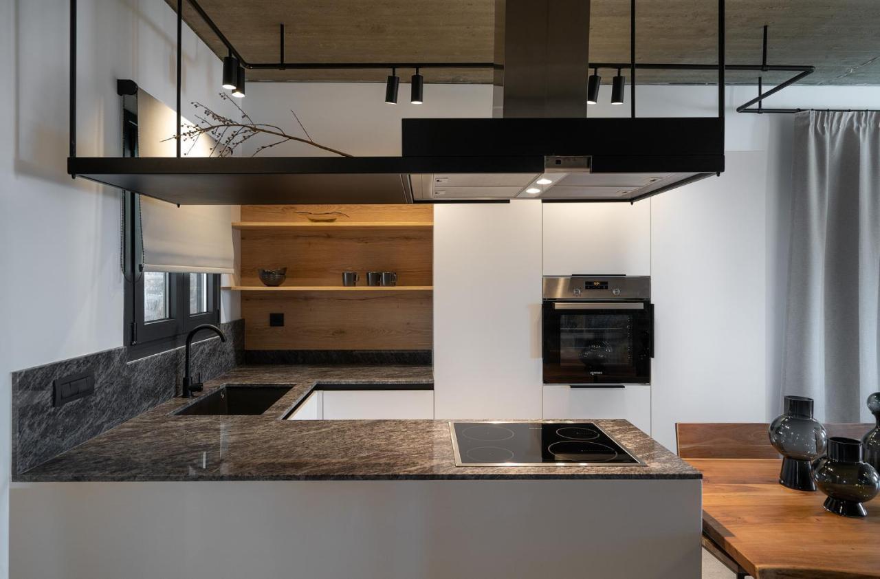 Celine Private Residences Léntas Dış mekan fotoğraf